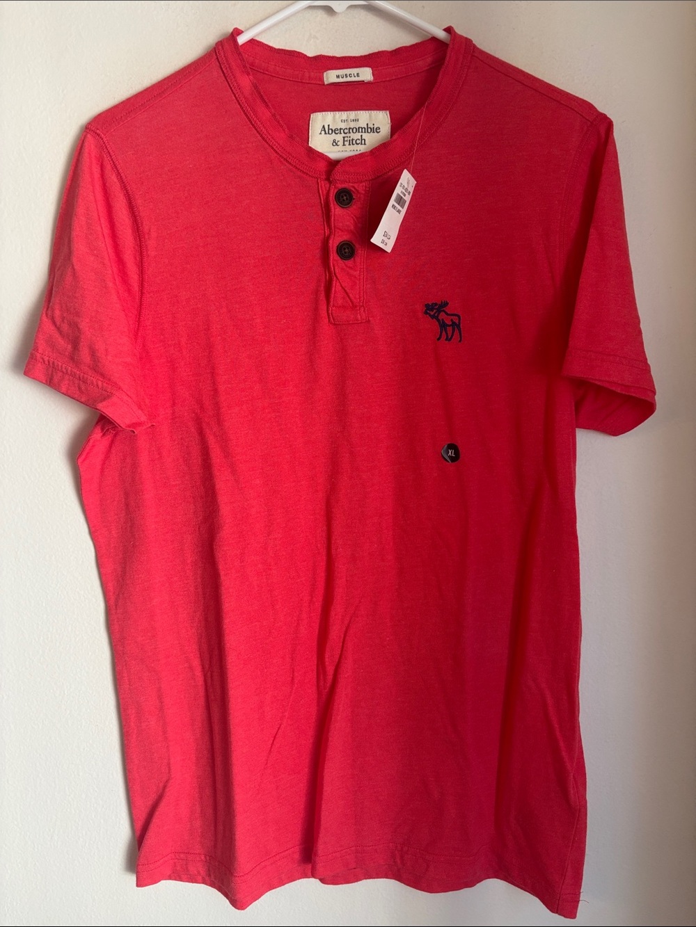 Abercrombie & Fitch Men's Bright Red Short-Sleeve Henley tee t-shirt XL Summer
